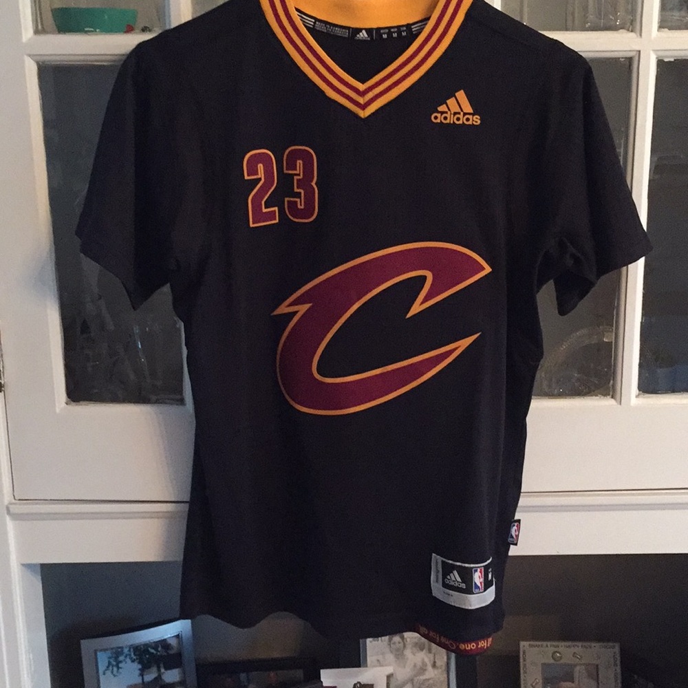 Lebron James NBA Jersey kids size medium